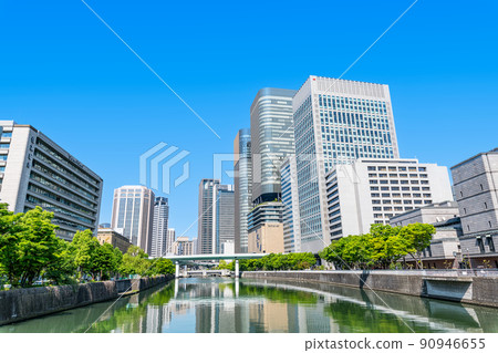 大阪府大阪市內,辦公樓林立的中之島 大阪府大阪市內,辦公樓林立的中之島 90946655