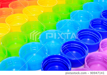 許多PET瓶蓋（彩虹色） 90947141
