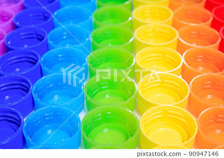 Many PET bottle caps (rainbow color) 90947146