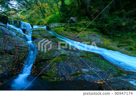 菊池峽“紅葉風景”瀑布風景 菊池峽“紅葉風景”瀑布風景 90947174