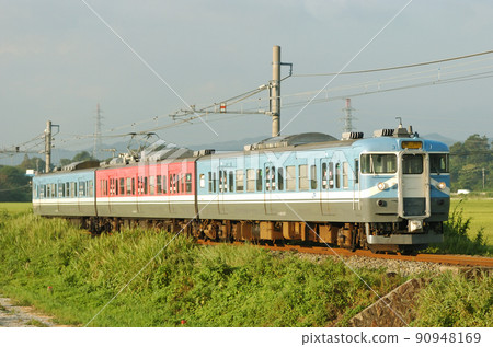 七尾線 Hodatsu-Menda JR West 415 系列 800 系列 C07 組織(金澤) 七尾線 Hodatsu-Menda JR West 415 系列 800 系列 C07 組織(金澤) 90948169
