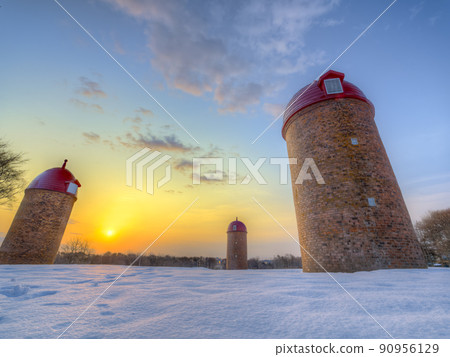 Meiji Park, Nemuro City, Hokkaido Winter Dawn 90956129