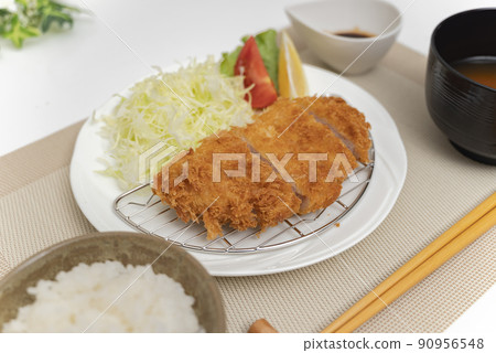 Everyone's favorite pork cutlet set meal Everyone's favorite pork cutlet set meal 90956548