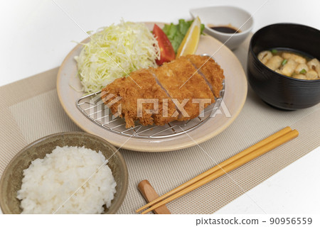 Everyone's favorite pork cutlet set meal 90956559