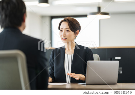 中層職業女性開會 中層職業女性開會 90958149