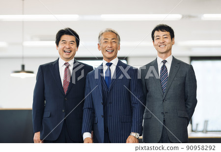 Middle / Senior Business Person 90958292