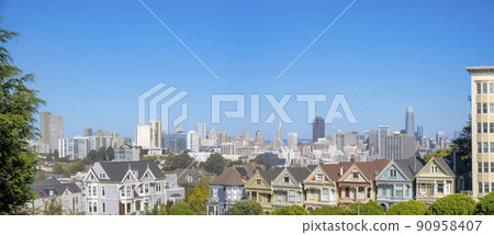 Residential buildings and skyscraper buildings at San Francisco bay area, California 90958407
