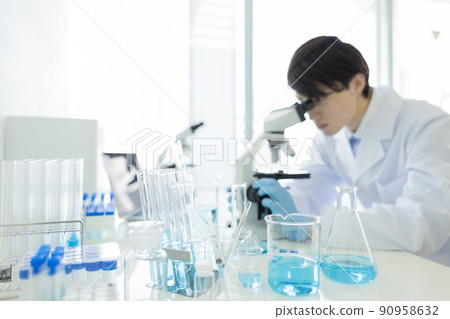 Researcher microscope Researcher microscope 90958632