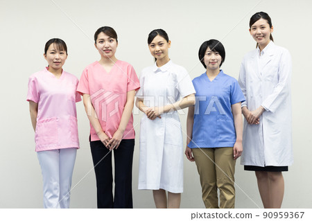 穿制服的衛生保健工作者 90959367