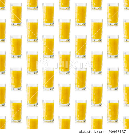 fresh orange juice, mango or pineapple in a glass repeat seamless pattern on white background. 90962187