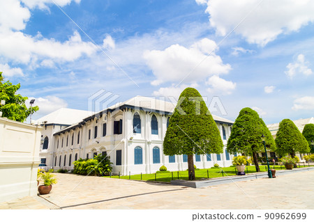 Royal grand palace temple emerald architecture at bangkok, Thailand 90962699