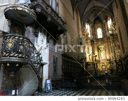 Inside the Kyiv Cathedral, Ukraine 90964281