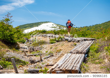 Issaikyo登山者女春天 Issaikyo登山者女春天 90966185