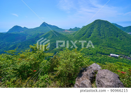 從群馬縣的榛名山(榛名山(Eboshigatake))山頂看東側(榛名山、相馬山、二津山等) 從群馬縣的榛名山(榛名山(Eboshigatake))山頂看東側(榛名山、相馬山、二津山等) 90966215