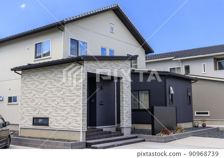 Residential entrance approach 90968739