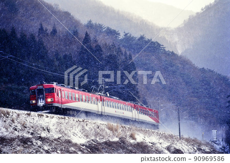 1999 455 series rapid train running on the Ban-Etsusai Line 3 cars 90969586