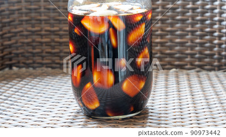 Garlic soy sauce pickled in a fruit liquor bottle (up) 90973442