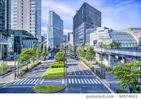 Tokyo cityscape Shimbashi / Shiodome 90974681