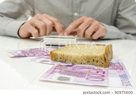 Calculating food expenses 90975600