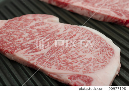 Raw beef Raw beef 90977198