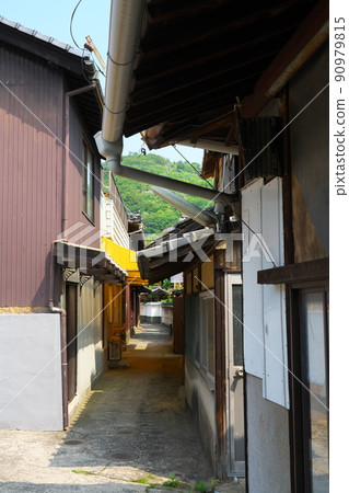 Kasaoka Islands Alleys and villages in the Oura area, the largest village on Ishijima and Kitagi Island 7 Kasaoka City, Okayama Prefecture 90979815