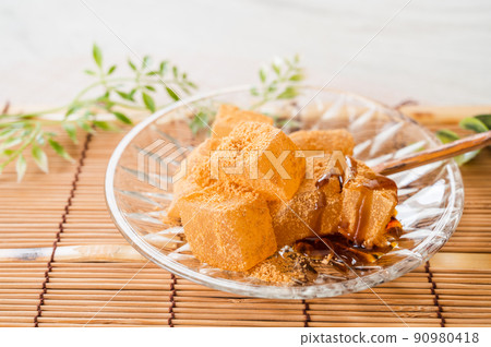 黑蜂蜜蕨餅 90980418