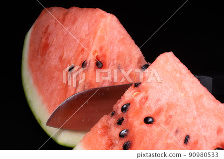 Cut watermelon (enlarge) 90980533