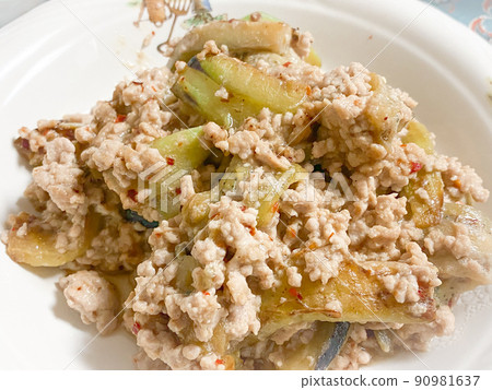Chinese home-cooked meat terrine (stir-fried minced pork and eggplant) Chinese home-cooked meat terrine (stir-fried minced pork and eggplant) 90981637