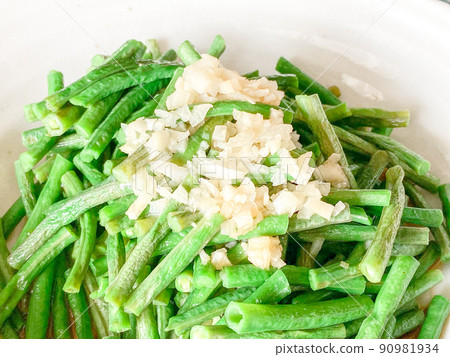 中國家常大蒜粉(黑眼豌豆大蒜熱沙拉) 中國家常大蒜粉(黑眼豌豆大蒜熱沙拉) 90981934