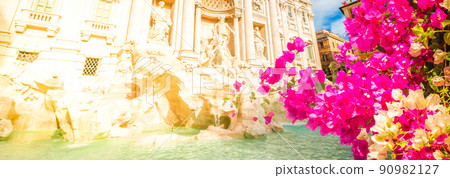 Fountain di Trevi in Rome, Italy 90982127
