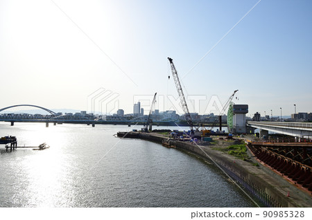 Construction of Yodogawa Great Barrier Lock 90985328