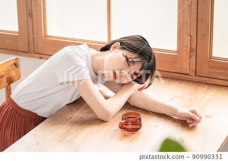 一個睡覺的女人 90990331