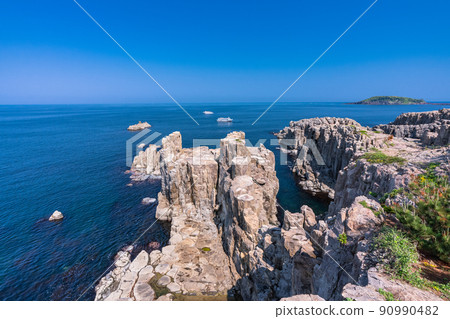 《Fukui Prefecture》 Tojinbo / Fukui scenic spot 90990482