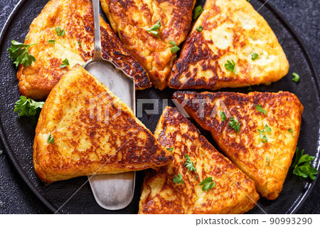 Potato Farls, Irish Potato Cakes, potato bread 90993290