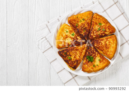 Potato Farls, Irish Potato Cakes, potato bread 90993292