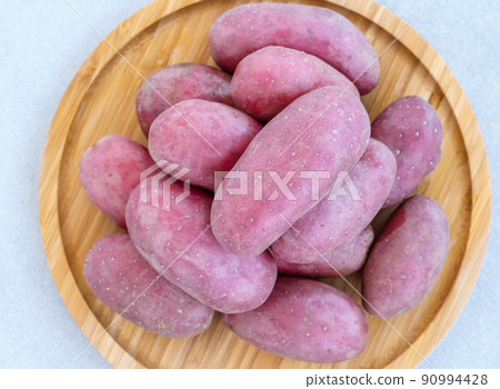 Heap of red potatoes Heap of red potatoes 90994428
