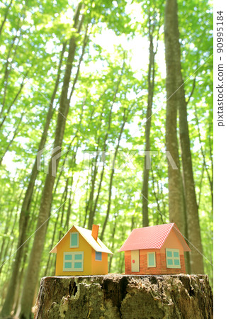 樹林裡的微型房子 90995184