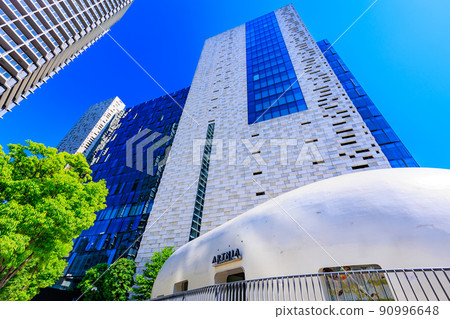 東京新宿六丁目街景新宿東區廣場 東京新宿六丁目街景新宿東區廣場 90996648