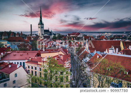 Tallinn view at sunset 90997780