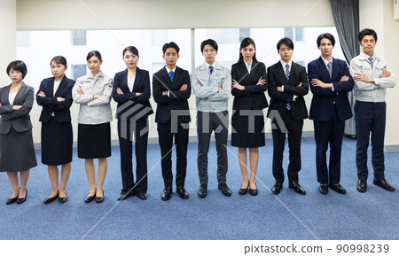 穿襯里西裝的上班族 90998239