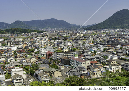 View from Marugame Castle in the direction of Hanzan Town, Marugame City Marugame City, Kagawa Prefecture 90998257