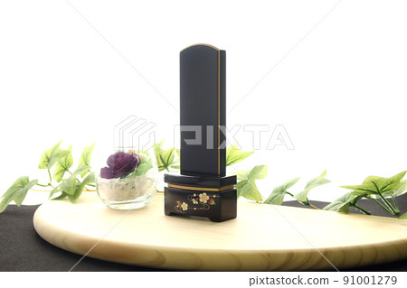 Modern mortuary tablets and stage-type altar for hand-held memorial service Image of a memorial service at home 3 91001279