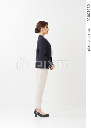 Female in her 20s, whole body Female in her 20s, whole body 91003680