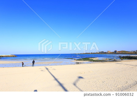Woljeong-ri Beach, Woljeong-ri Beach, Beach, Swimming, Water Play, Surfing, Surfboard, Mural, Breakwater, 91006032