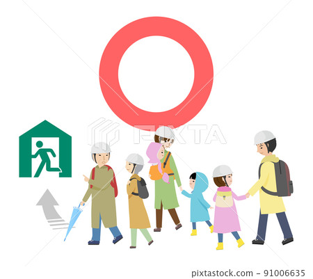 一家人步行前往避難所 91006635