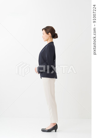 20多歲的女性，全身 91007224