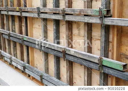 擋土牆混凝土外露模板施工 91010228