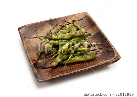 Fried purple radish fruit, pod radish 91011939