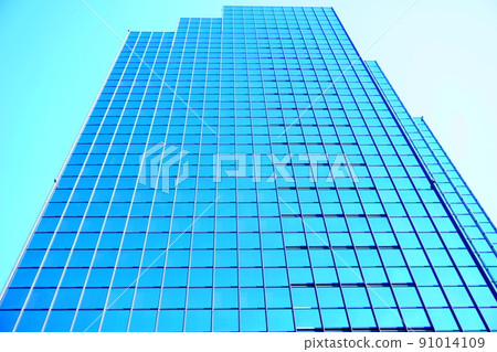 切出藍天而升起的田町辦公樓,白天的風景 切出藍天而升起的田町辦公樓,白天的風景 91014109