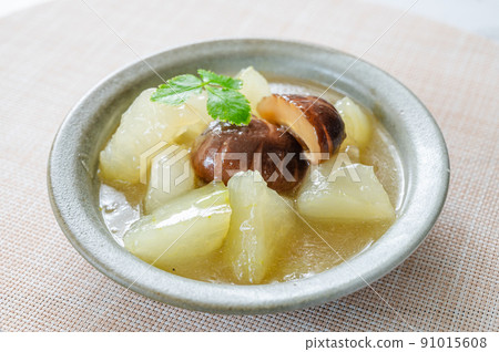 Boiled winter melon in jade Boiled winter melon in jade 91015608